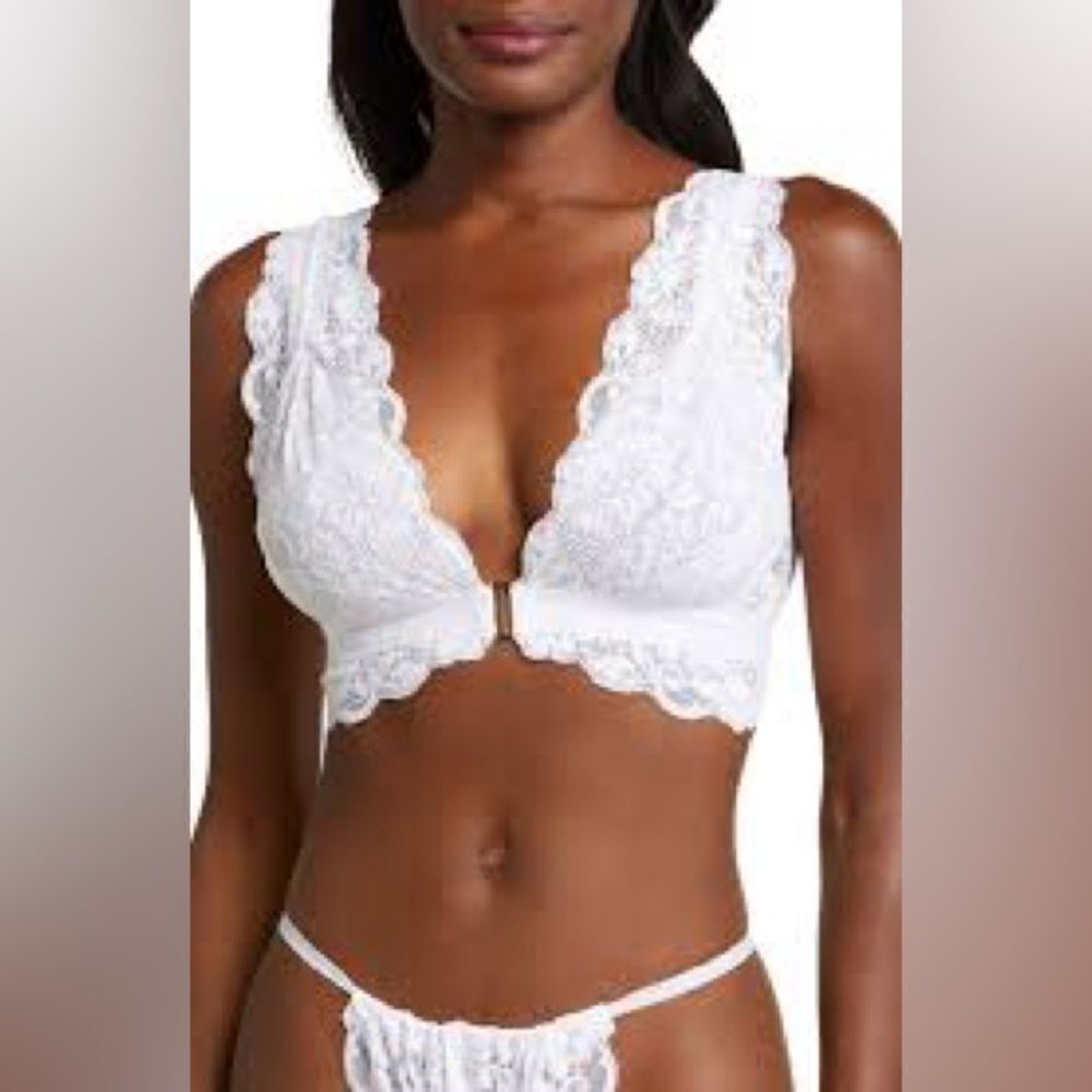 We are HAH Got Ur Back Lace Bralette - Blanc